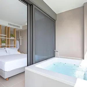 Noemie Luxury La Canée